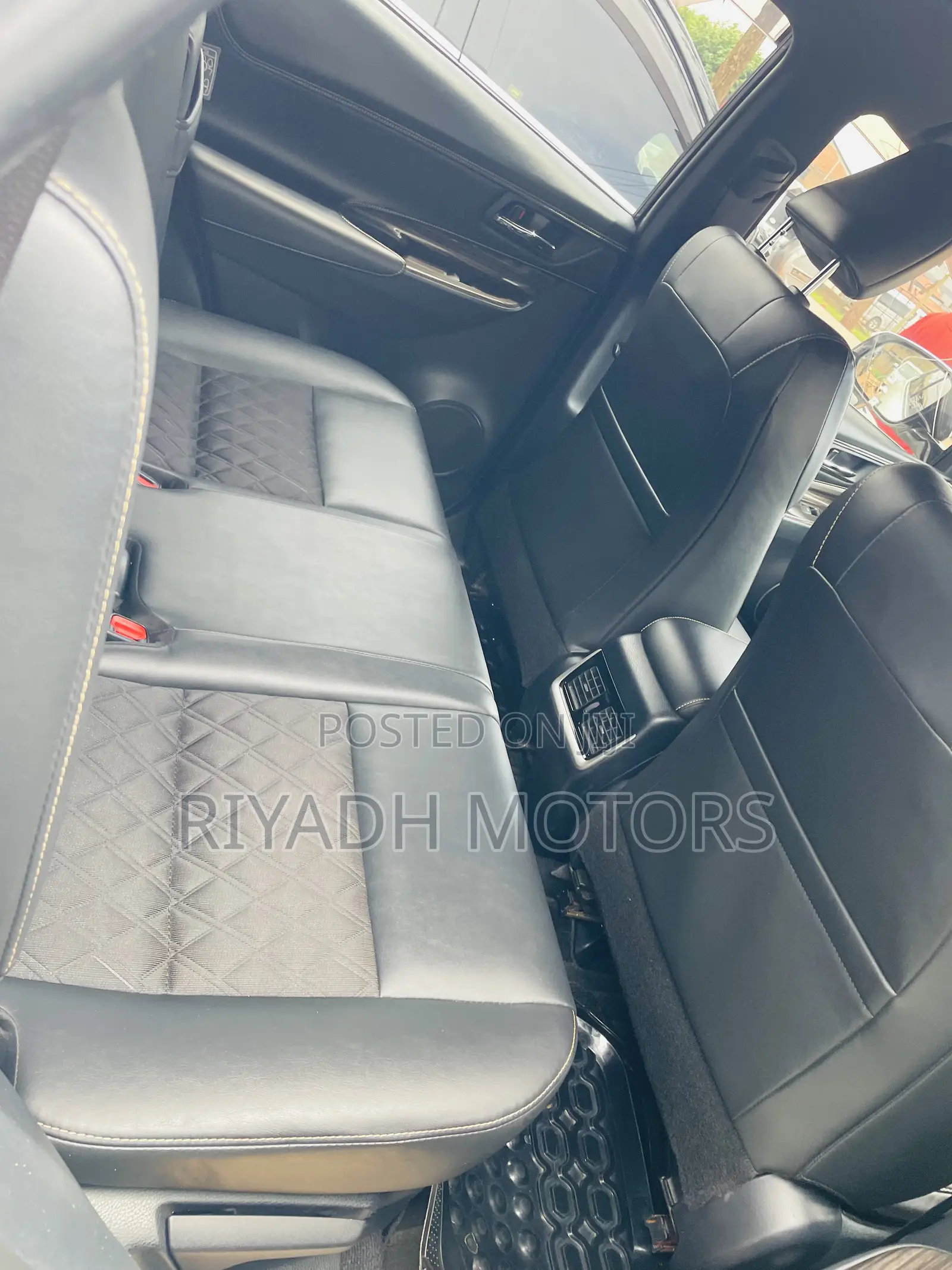 Toyota Harrier 2.0 2015 White