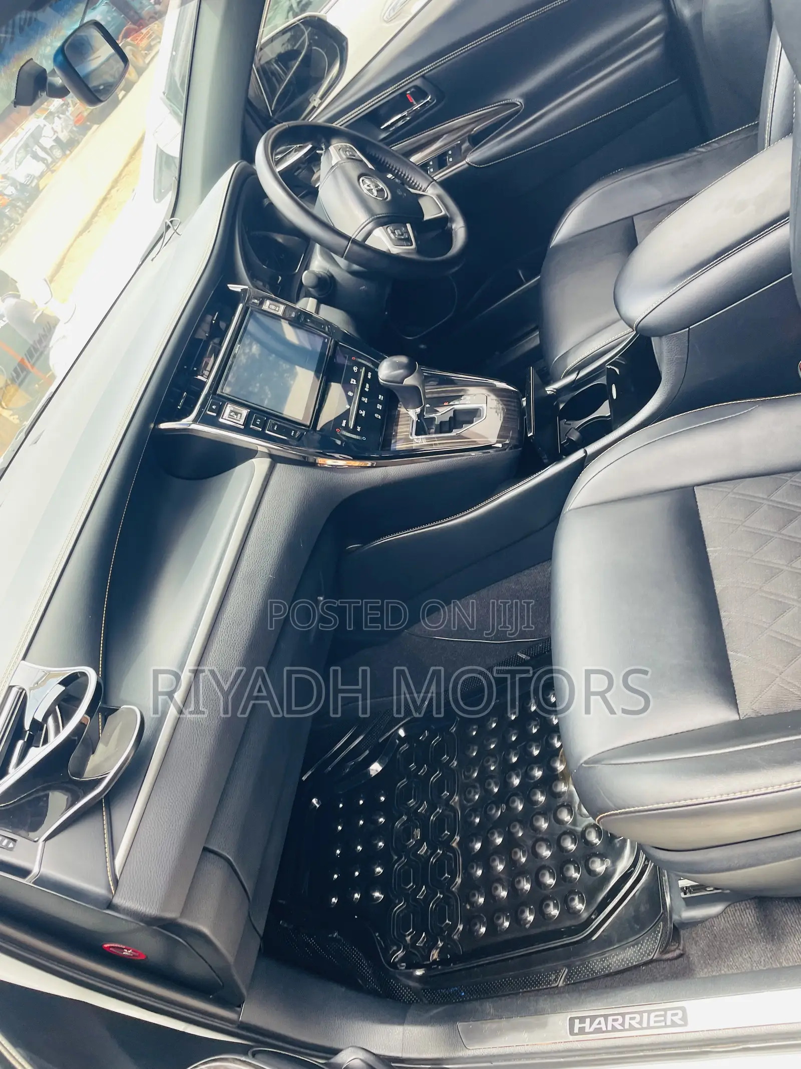 Toyota Harrier 2.0 2015 White
