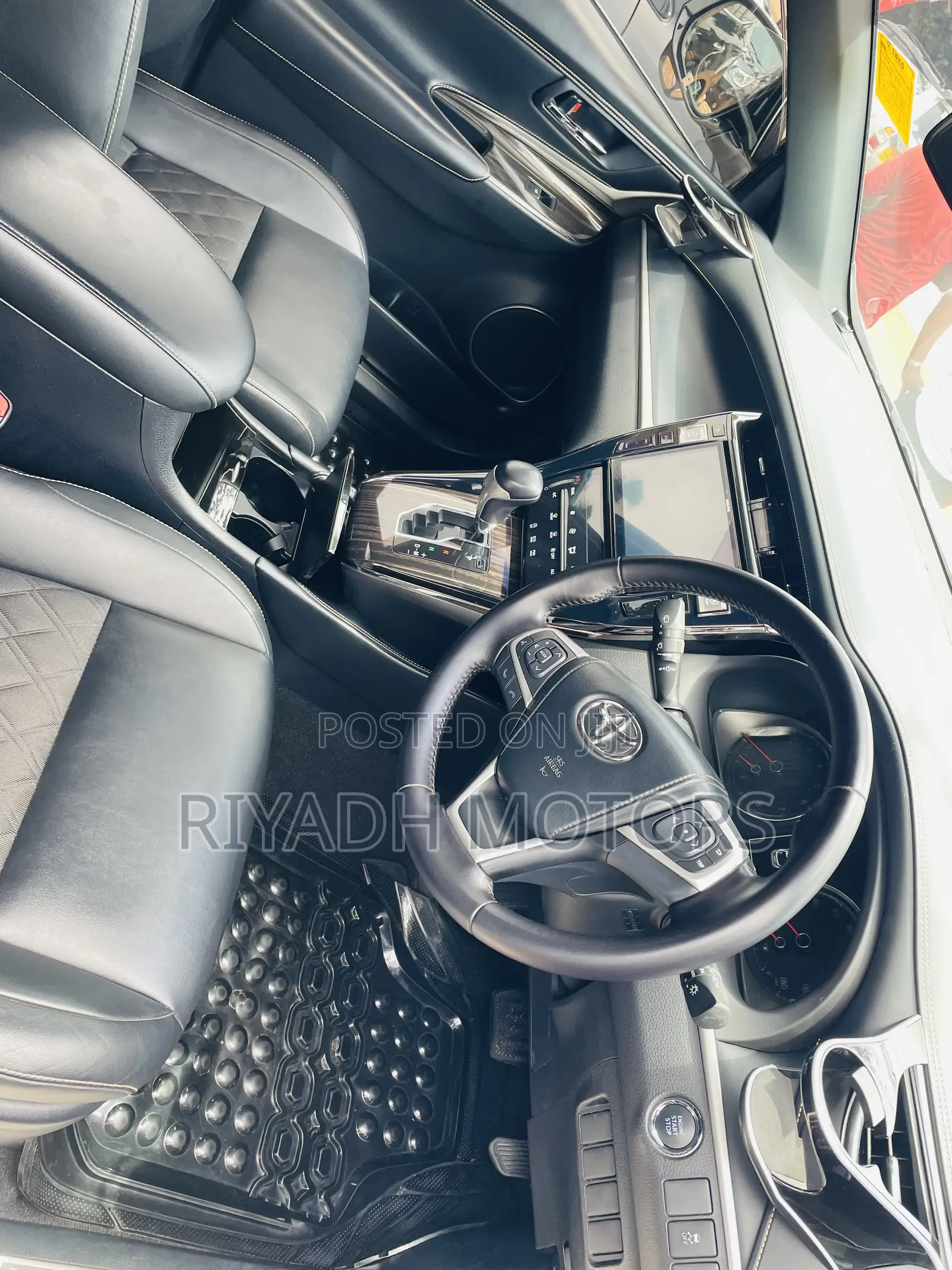 Toyota Harrier 2.0 2015 White