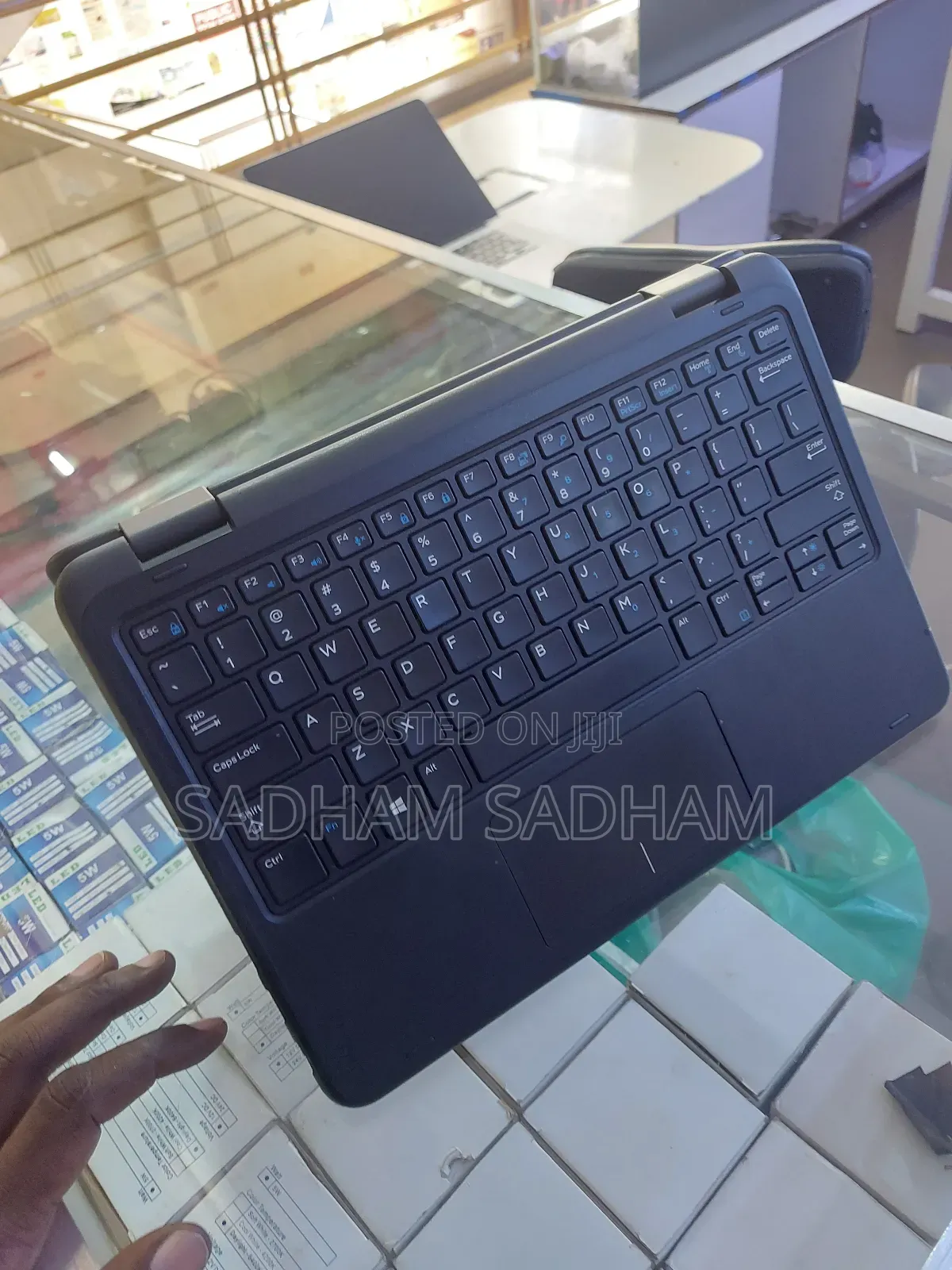 Laptop Dell Latitude 3189 4GB Intel Celeron SSD 128GB
