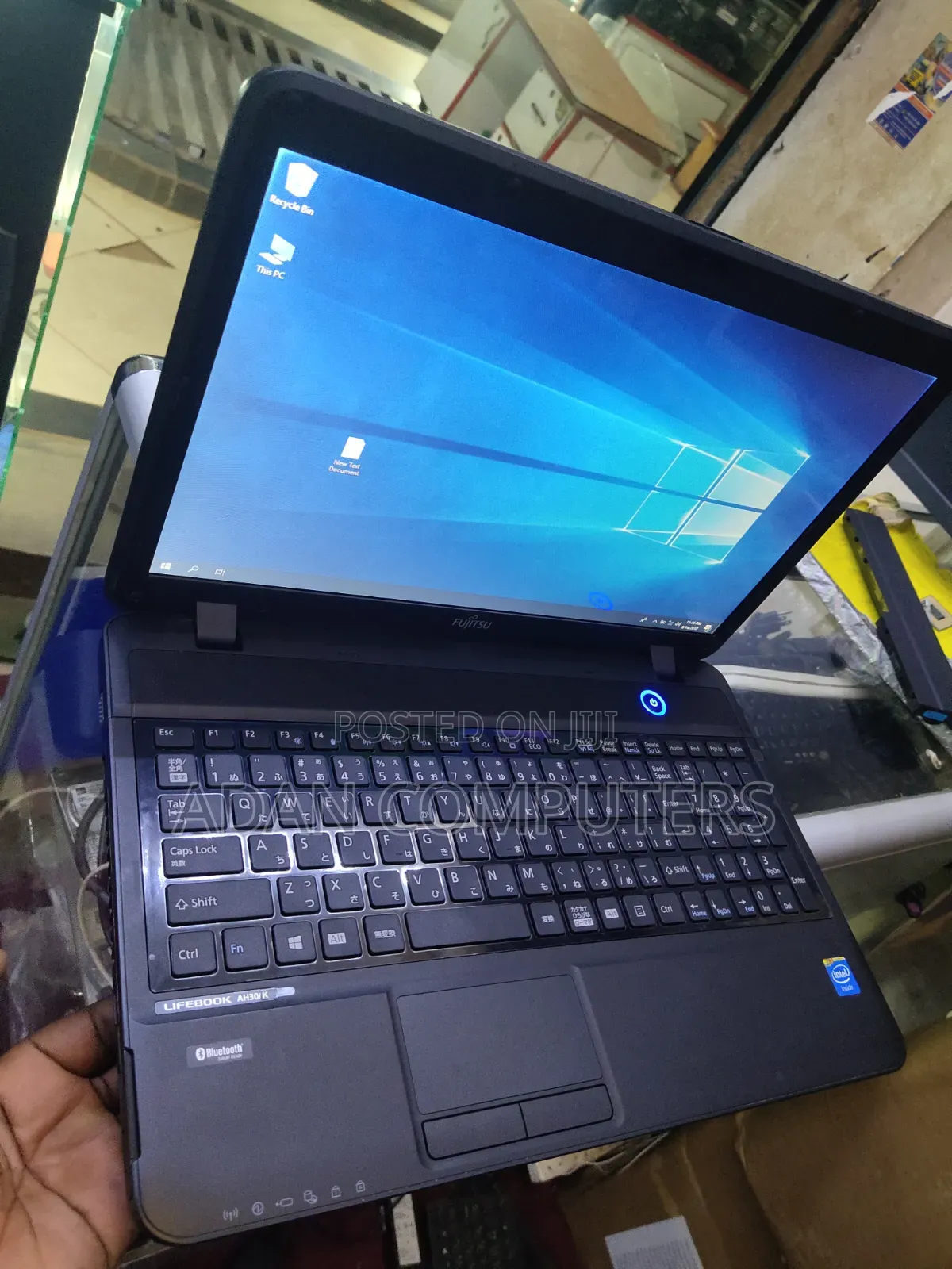 Laptop Fujitsu Lifebook AH530 4GB Intel Core i5 HDD 250GB