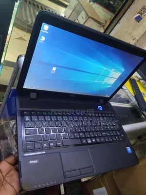 Laptop Fujitsu Lifebook AH530 4GB Intel Core i5 HDD 250GB