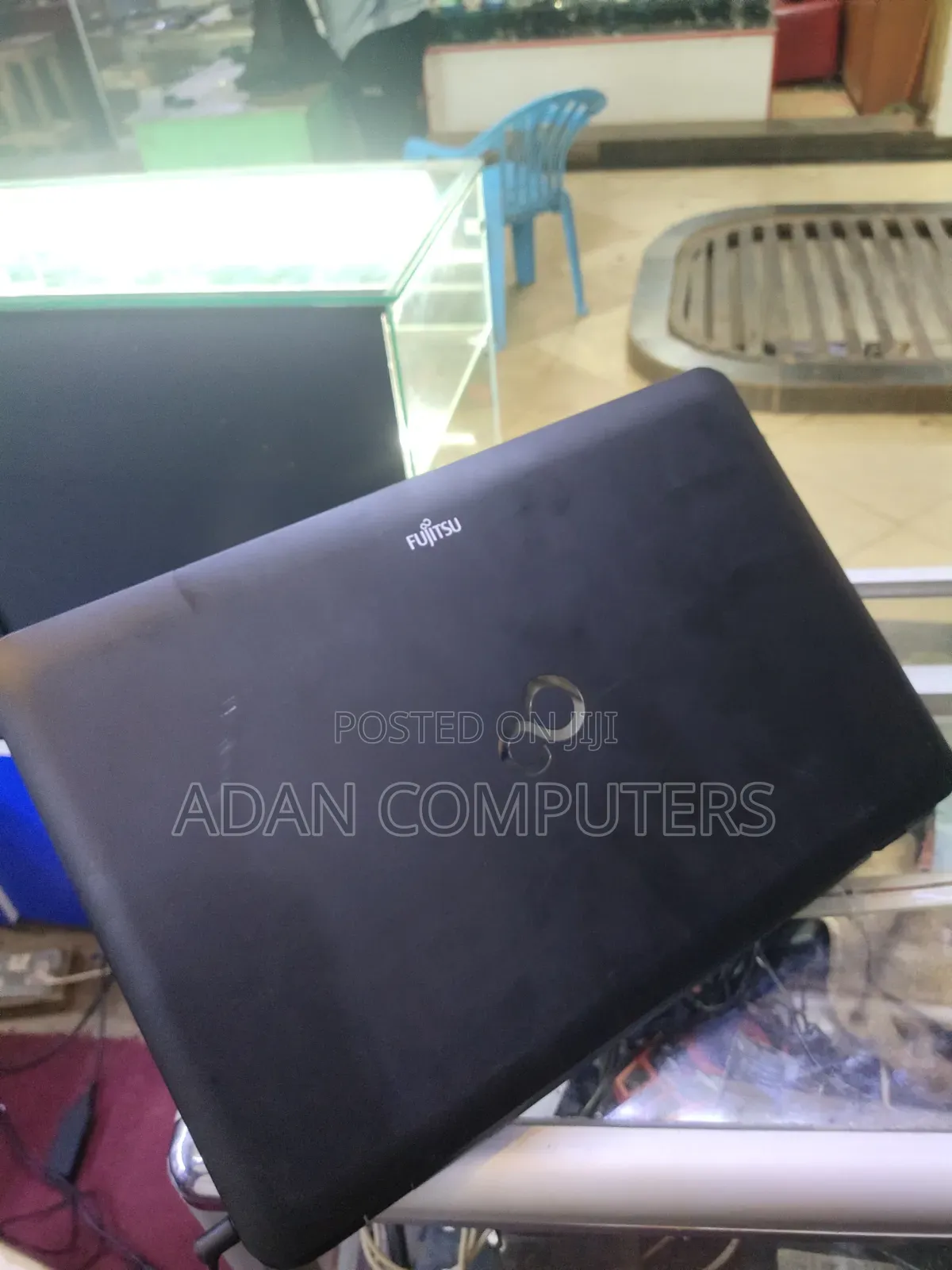 Laptop Fujitsu Lifebook AH530 4GB Intel Core i5 HDD 250GB
