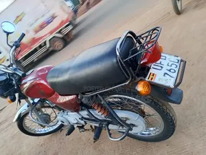 Bajaj Boxer 100 2022 Red