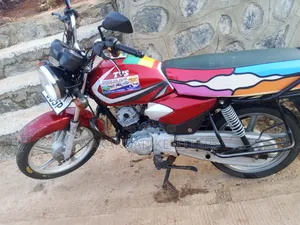 TVS HLX 125 2023 Red
