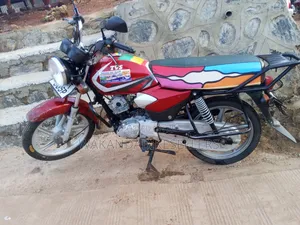 TVS HLX 125 2023 Red