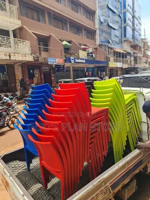Cafés/Home/Garden Stackable Portable Plastic Chairs Plastic Chairs
