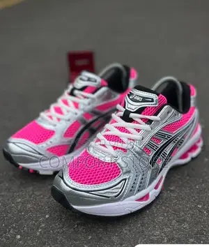 New Balance Shoes in Pink