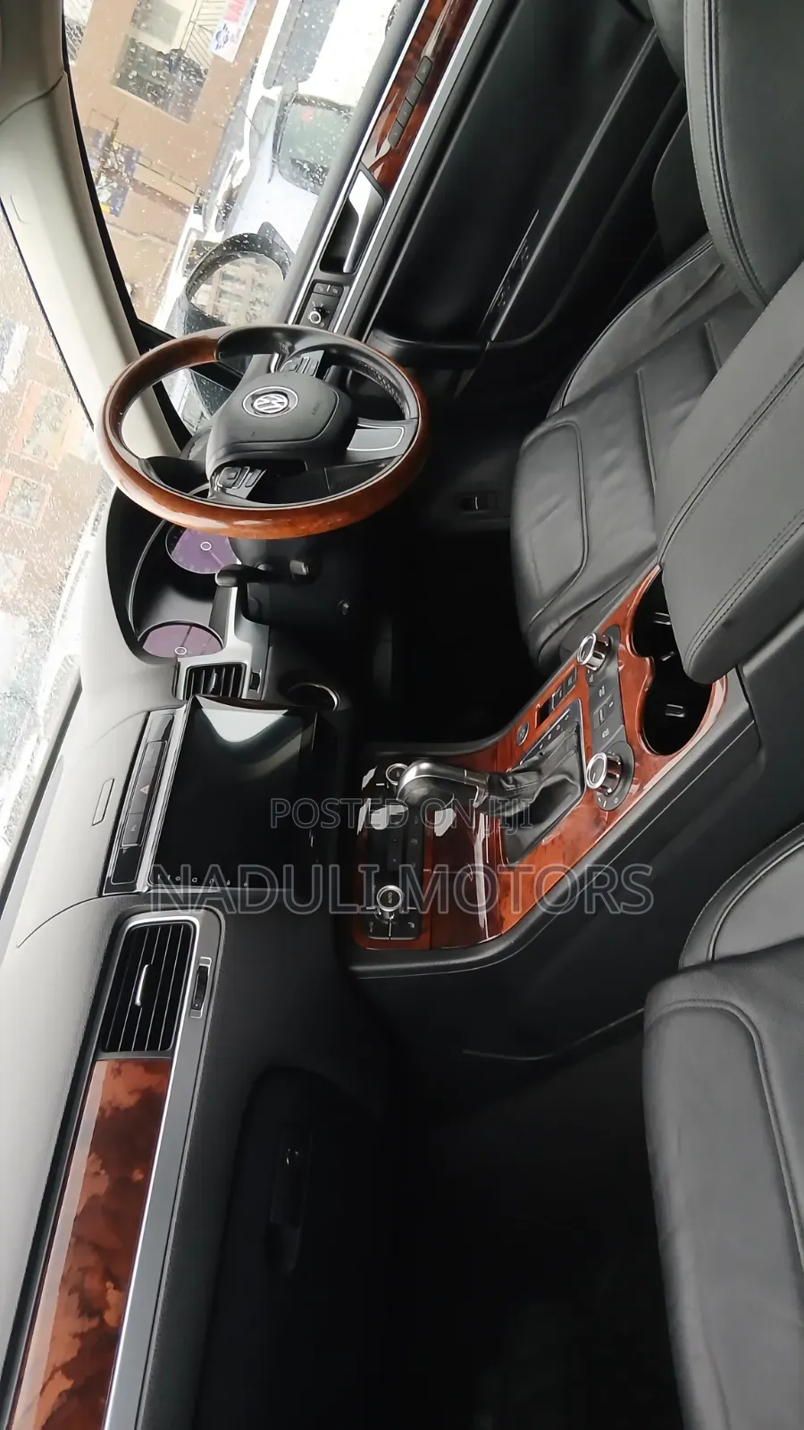 Volkswagen Touareg 2012