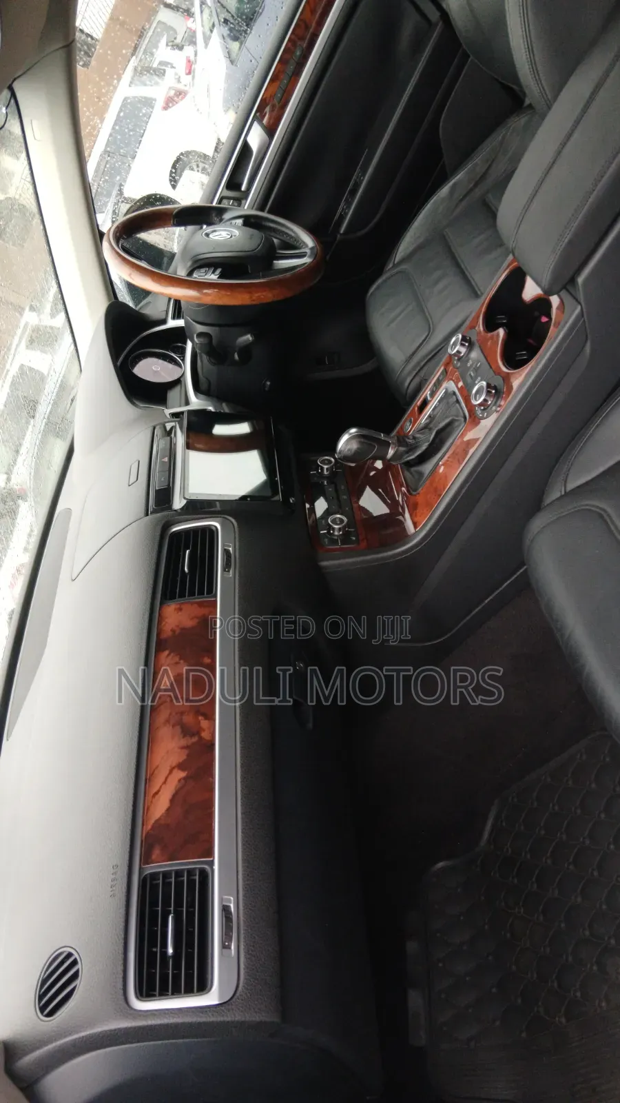Volkswagen Touareg 2012