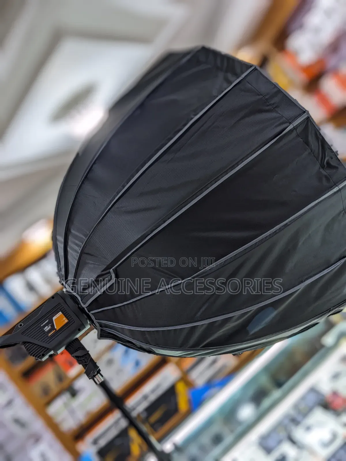 Plokama Led Light Pk-400s Kit With a Parabolic Softbox