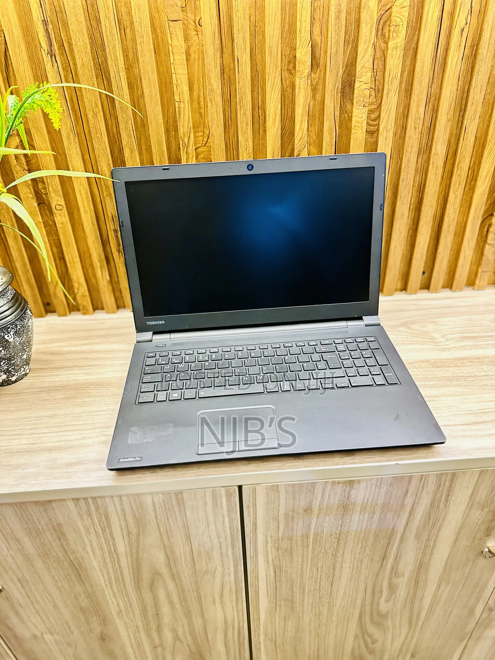 New Laptop Toshiba 4GB Intel Core i3 HDD 500GB