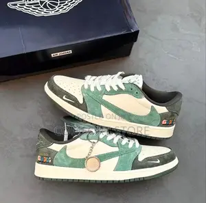 Original Nike Sneakers