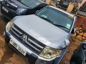 Mitsubishi Pajero 2006 Silver