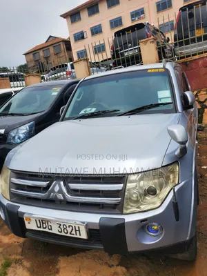 Mitsubishi Pajero 2006 Silver