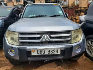 Mitsubishi Pajero 2006 Silver