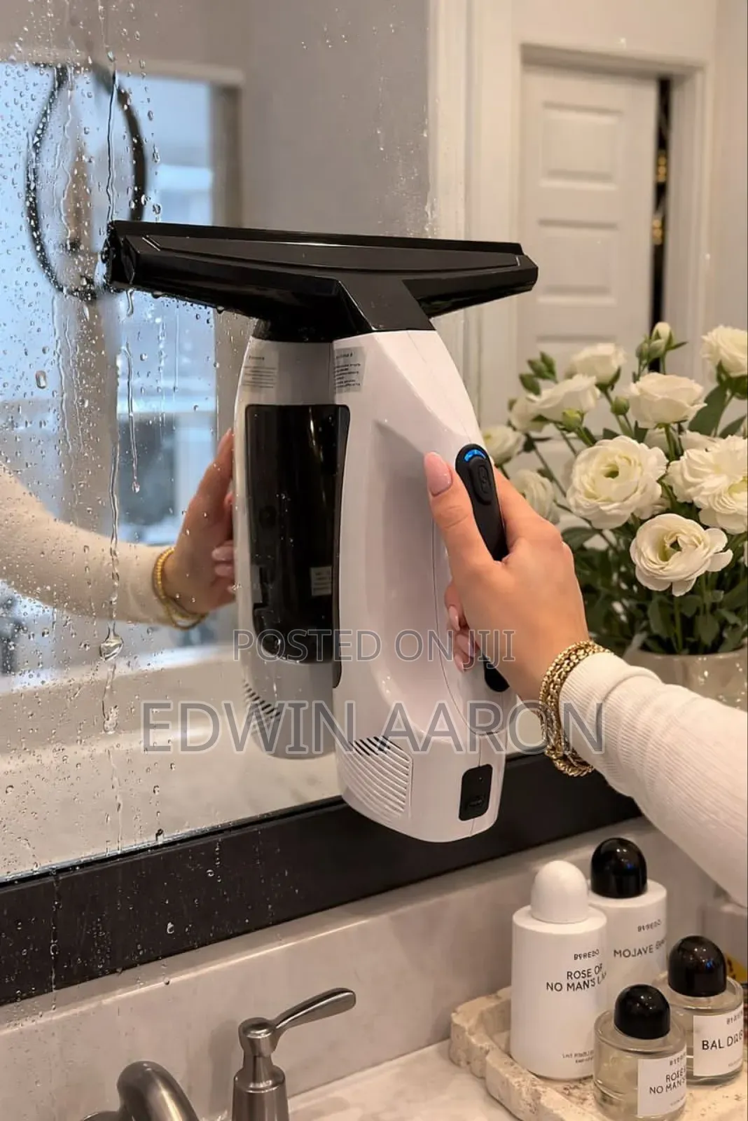 Window /Glass Vacuum Cleaner