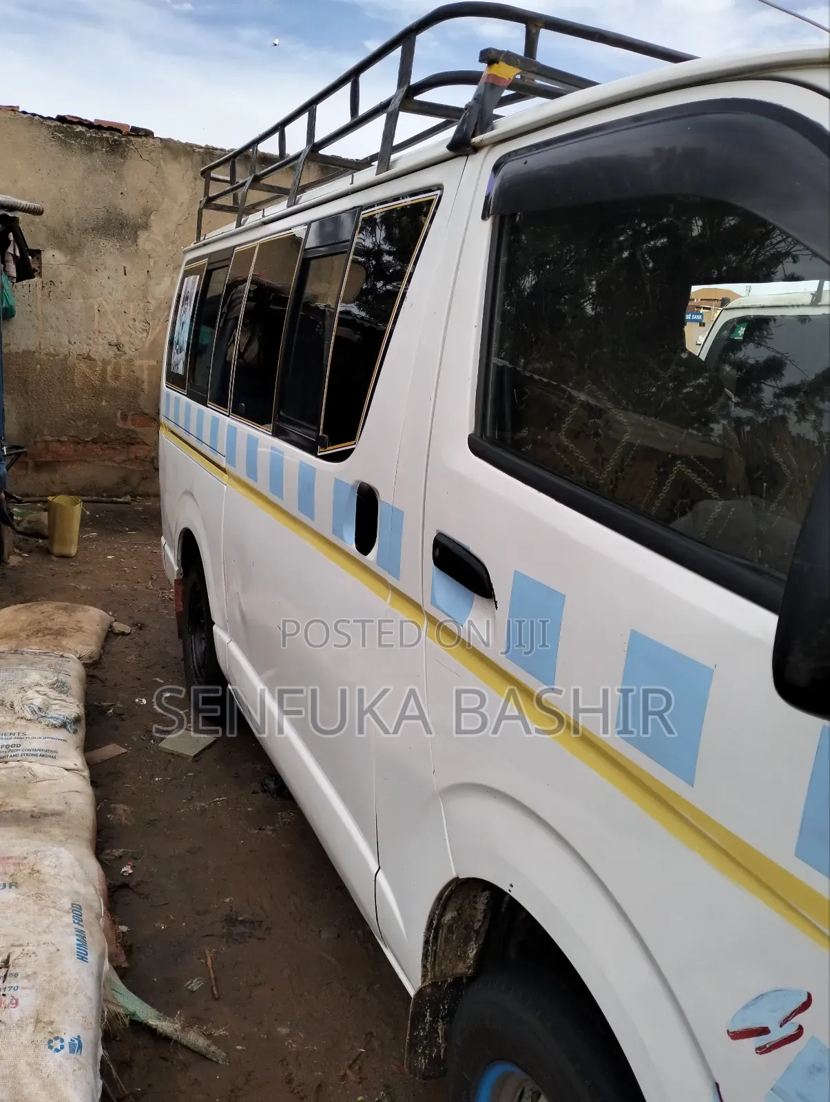 Toyota HiAce 2009 White