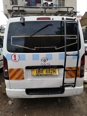 Toyota HiAce 2009 White