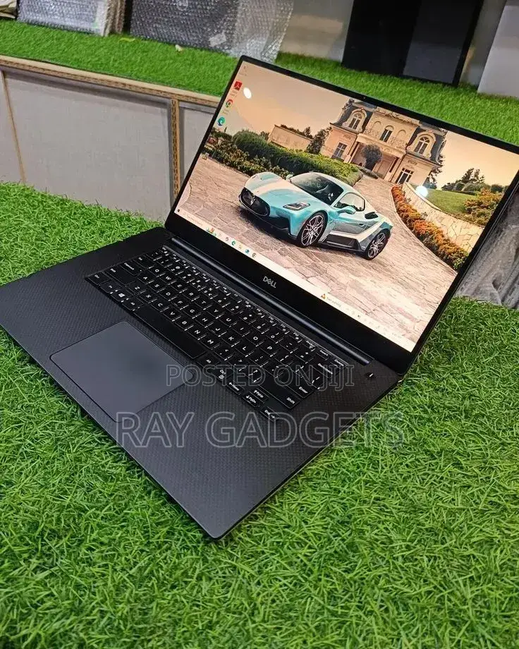 New Laptop Dell Precision 5540 16GB Intel Core i7 SSD 512GB