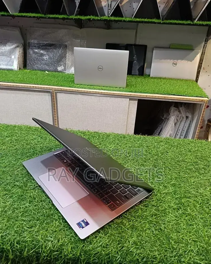New Laptop Dell Precision 5570 16GB Intel Core i7 SSD 256GB