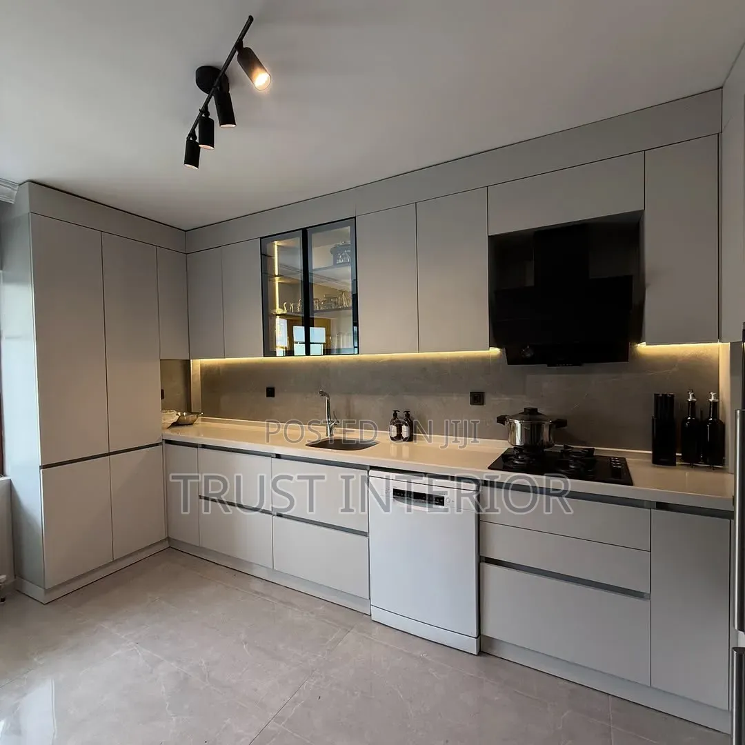 Modern Kitche Fitters 7632