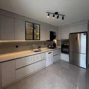 Modern Kitche Fitters 7632