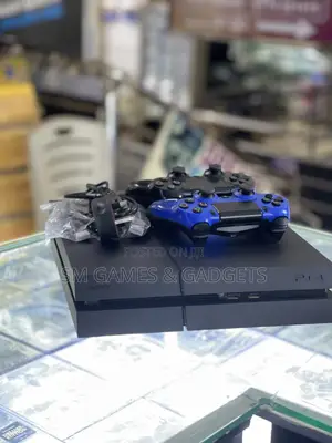 Ps4 Standard (Playstation 4) Full Set With 10 Games and 2 Controllers