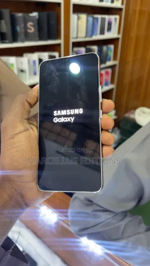 Samsung Galaxy S22 5G 128 GB White