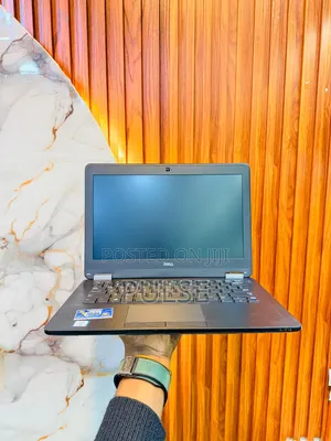 Laptop Dell Latitude E7470 8GB Intel Core i7 SSD 256GB