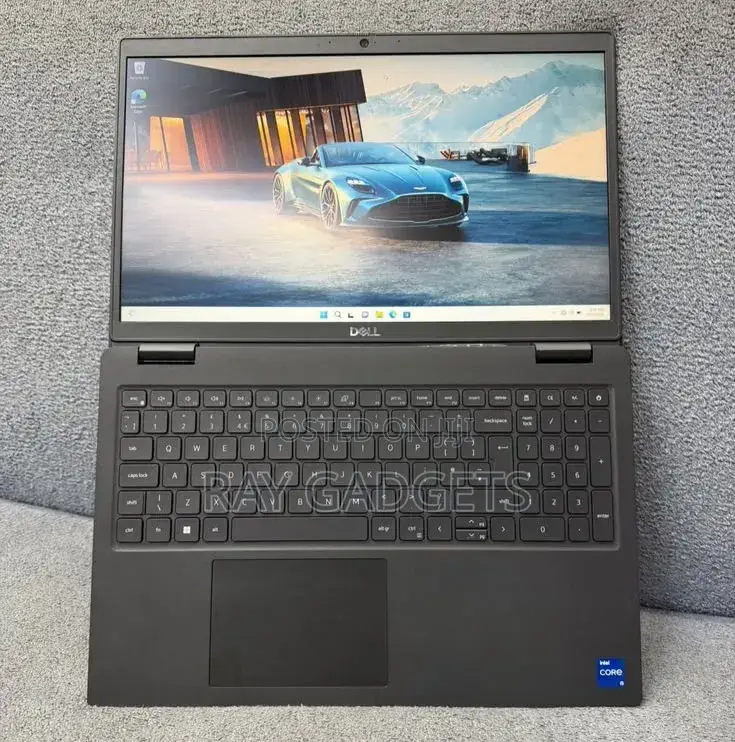 New Laptop Dell Latitude 3520 8GB Intel Core i5 SSD 256GB
