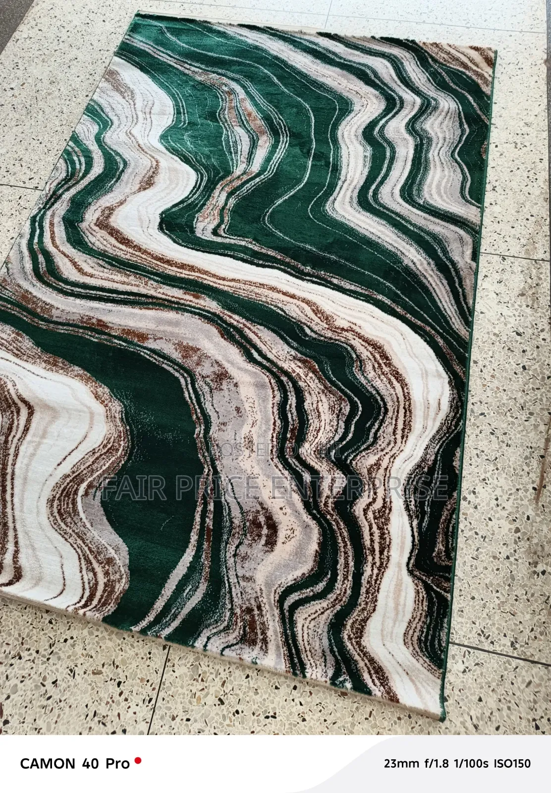 Quality Modern Center Carpet Rug. 2 Meter by 3 Meters