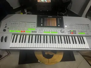 Tyros2 Yamaha Keyboard