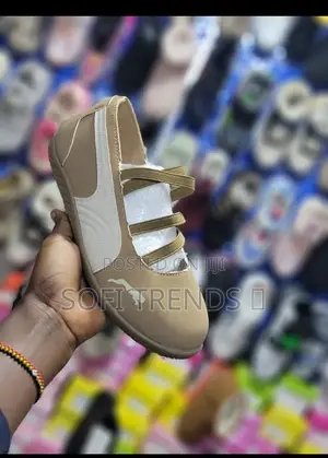 Ladies Puma Pumps