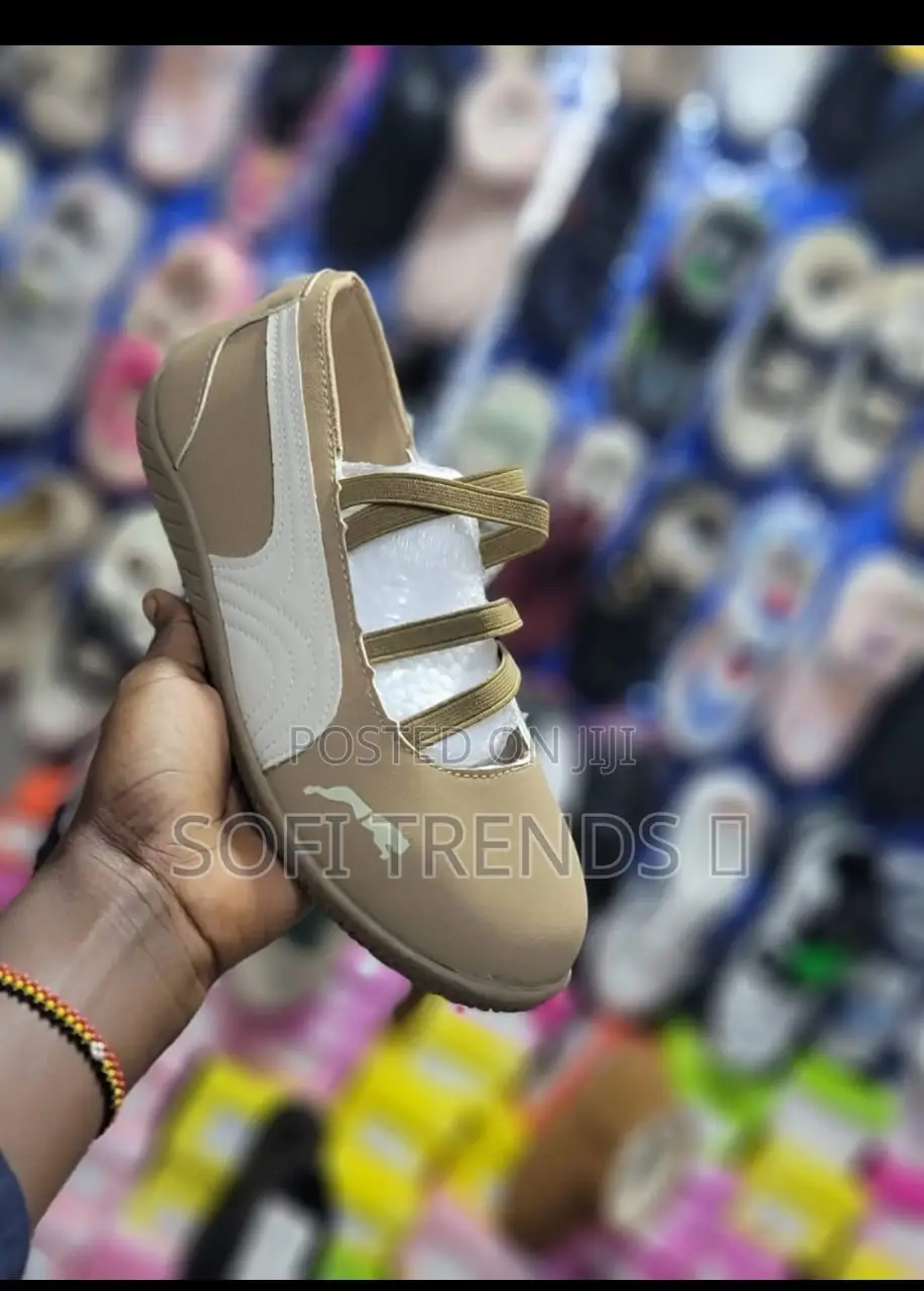 Ladies Puma Pumps