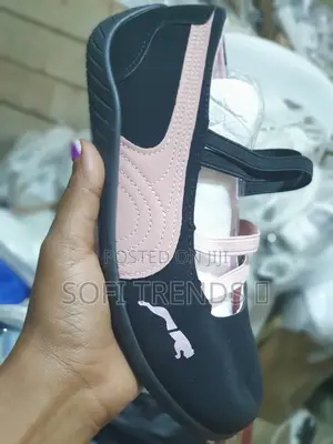 Ladies Puma Pumps
