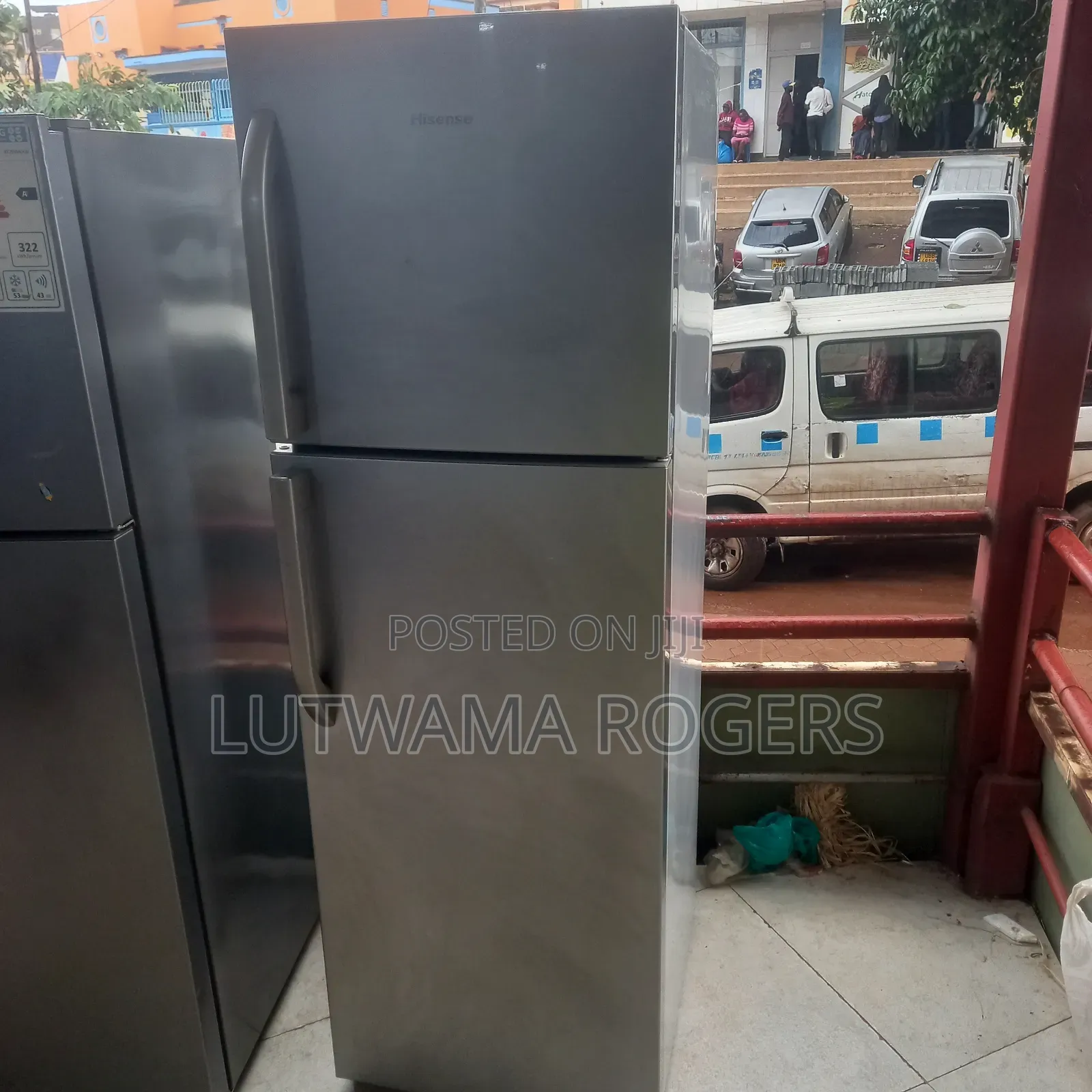 Hisense 328ltrs