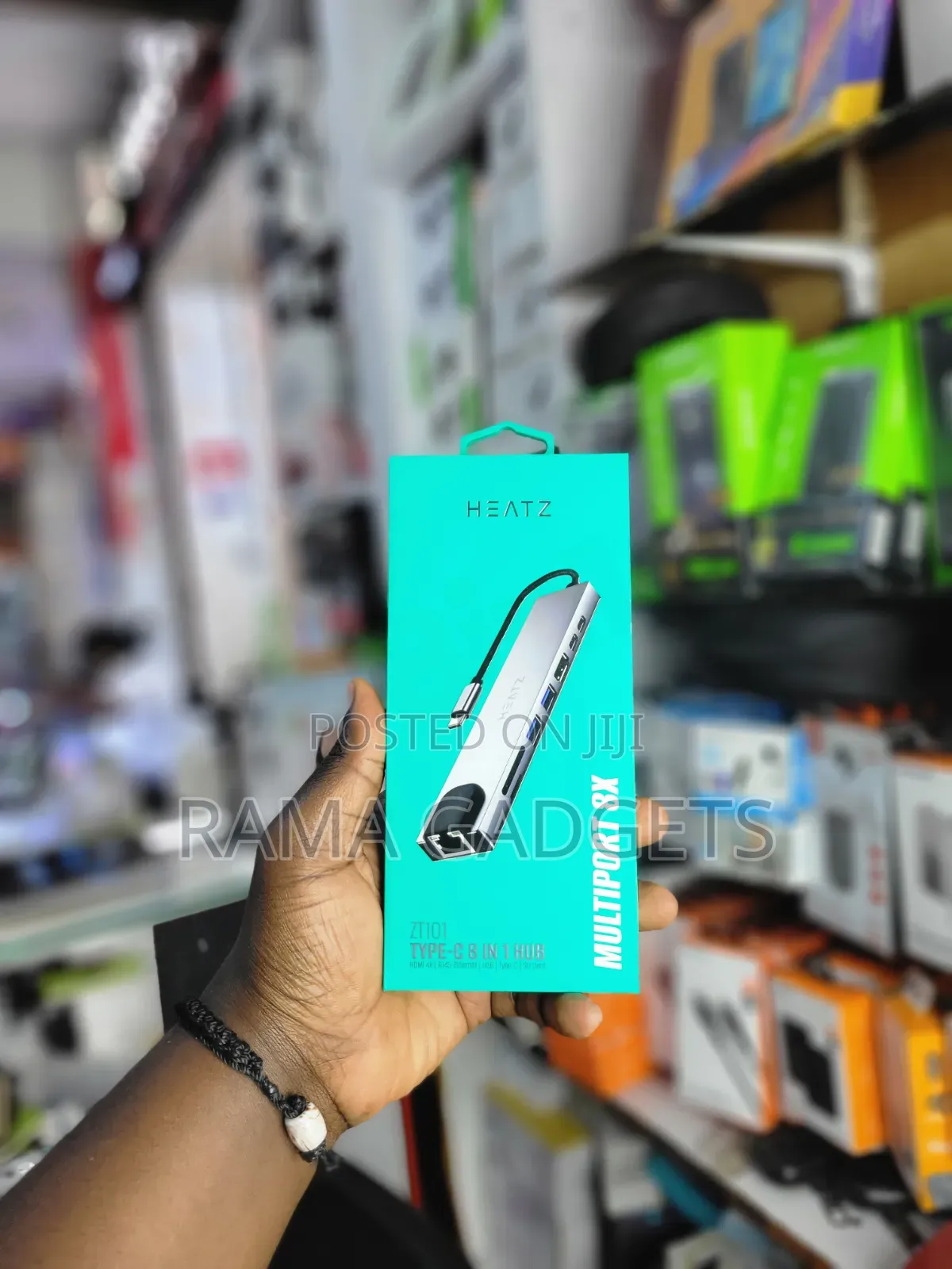 Heatz Zt101 Type-C 8 in 1 Hub.