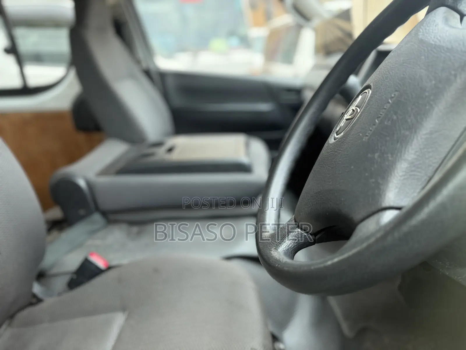 Toyota HiAce 2012 Silver