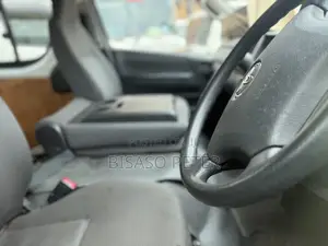 Toyota HiAce 2012 Silver
