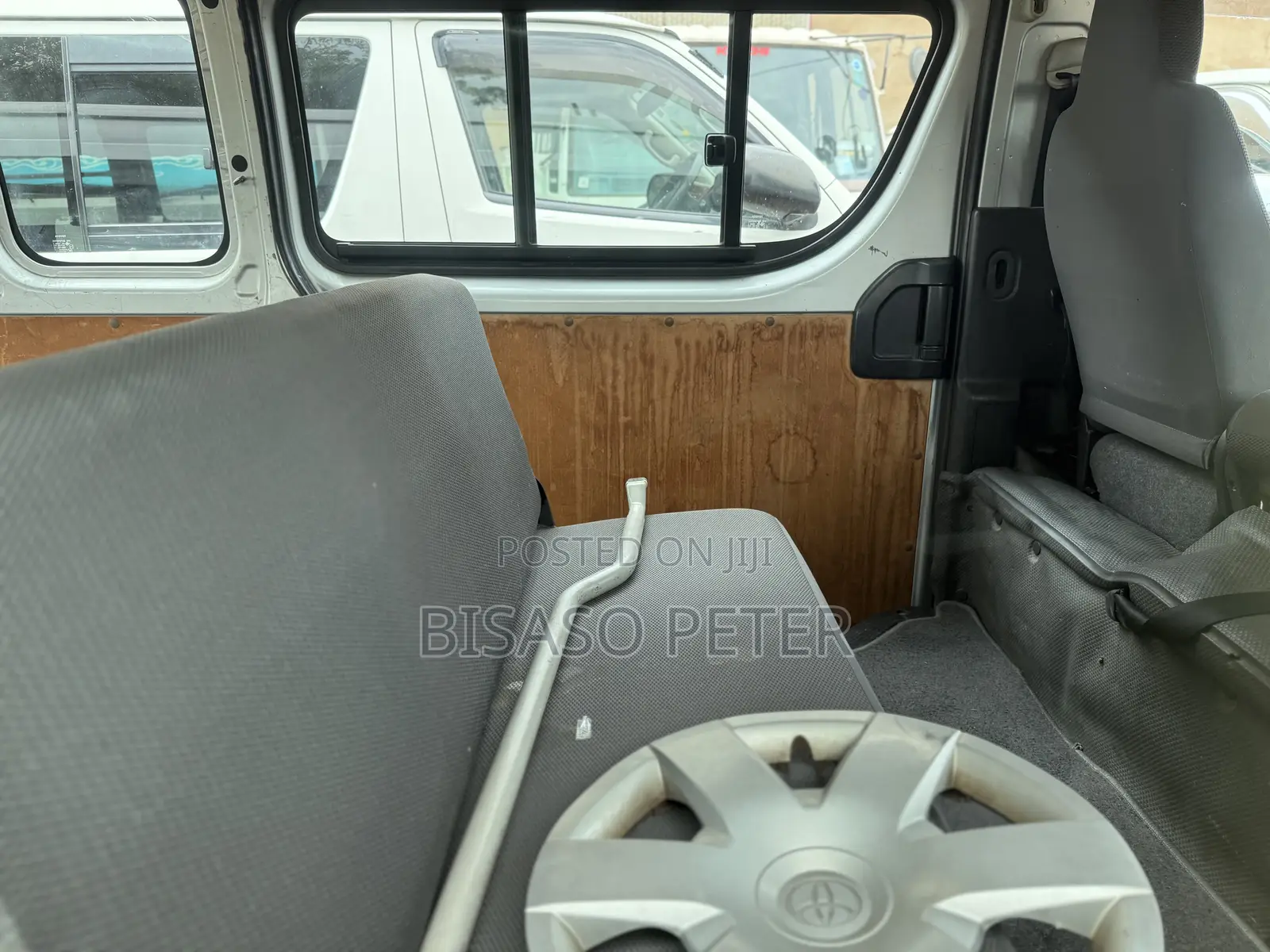 Toyota HiAce 2012 Silver