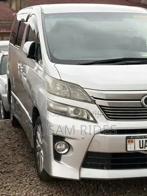 Toyota Vellfire 2012 Silver
