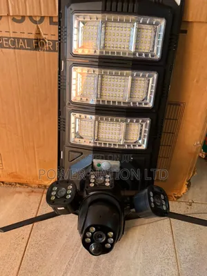 450w Goodwe Solar Street Light With 3 Lense Camera