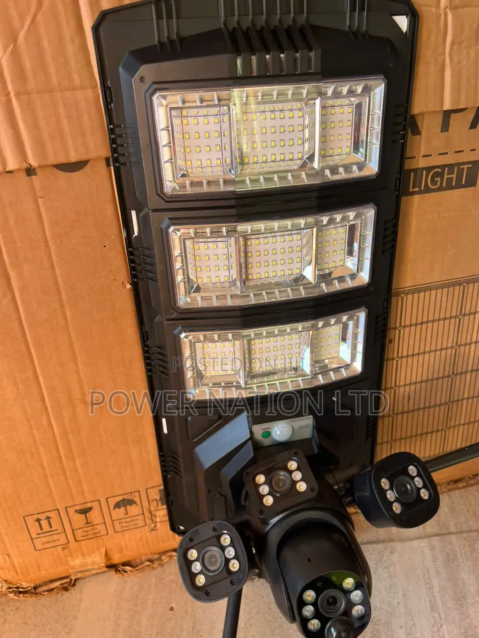 450w Tesla Powerwall Solar Street Light With 3 Lense Camera