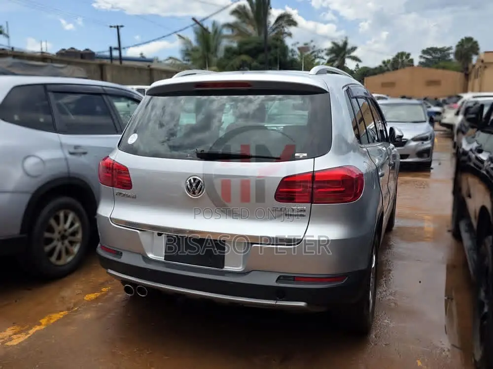 Volkswagen Tiguan 2012 Silver