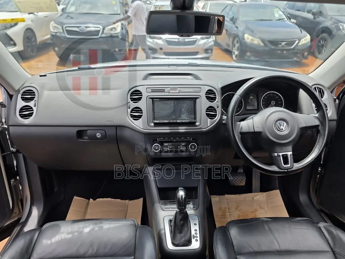 Volkswagen Tiguan 2012 Silver