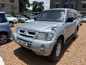 Mitsubishi Pajero 2004 Silver