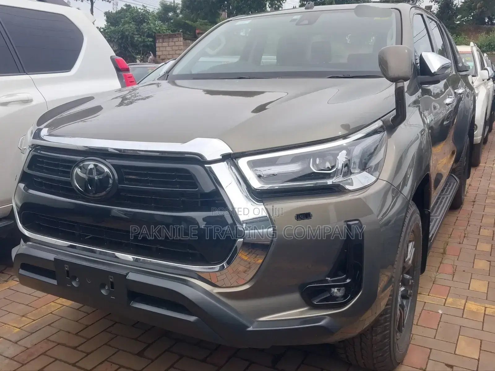 Toyota Hilux 2023 Silver
