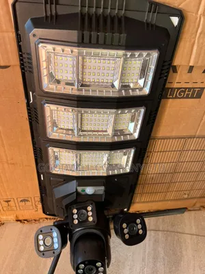 450w Goodwe Solar Street Light With 3 Lense Camera