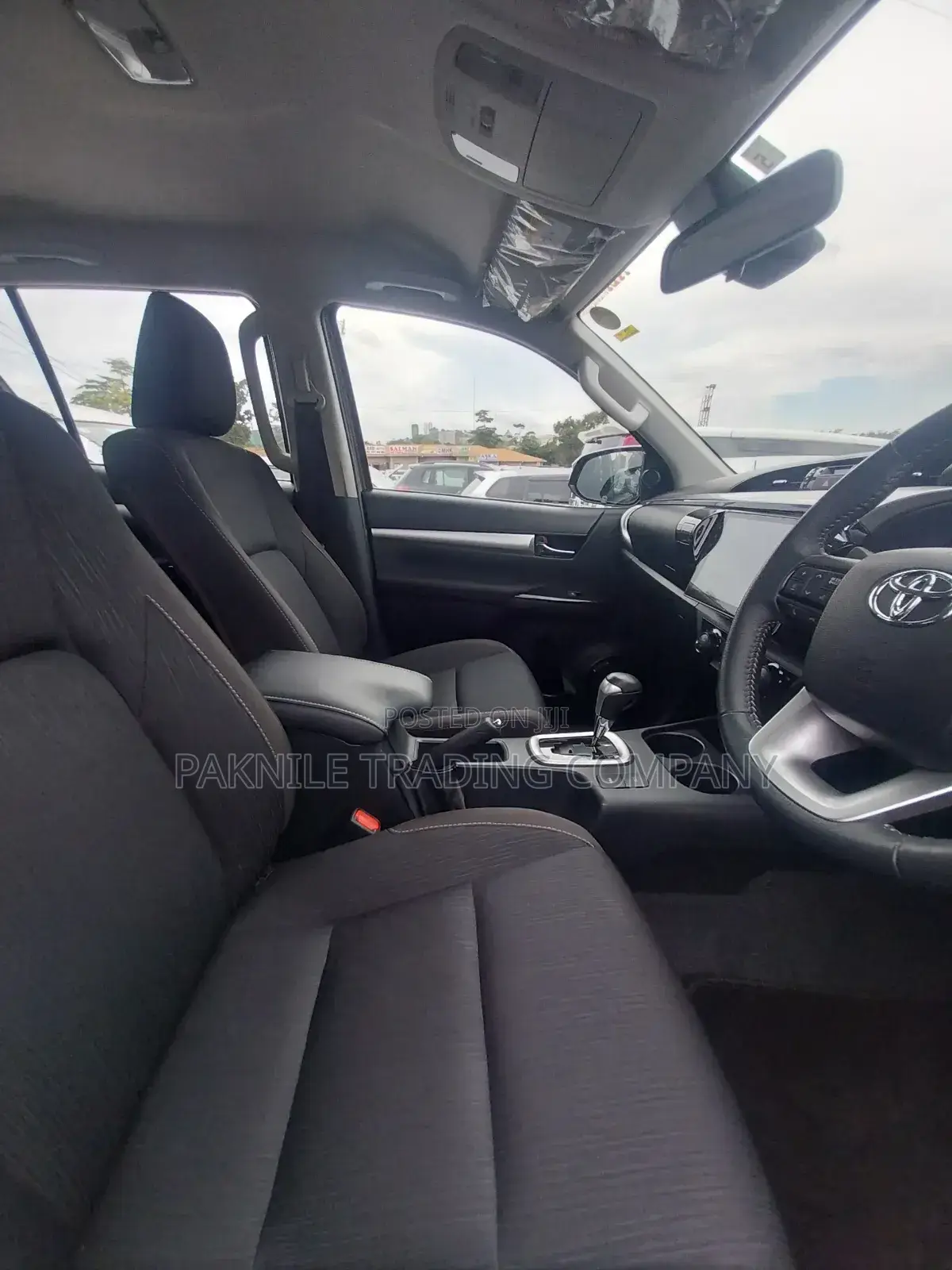 Toyota Hilux 2023 Silver